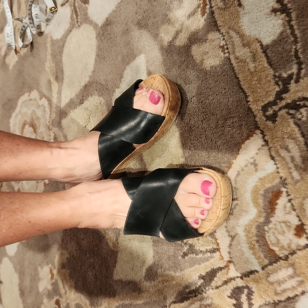 Korks by Kork-ease black leather wedges size 9